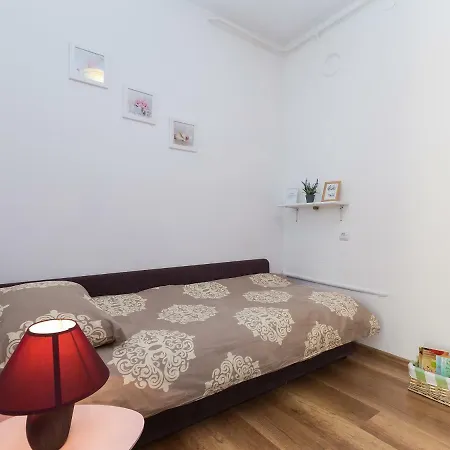 Apartament Lory's Place *