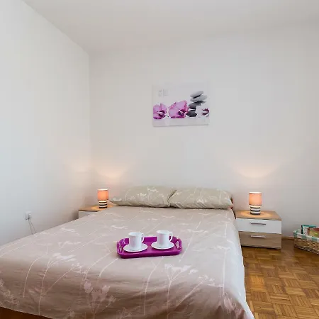 Apartament Lory's Place