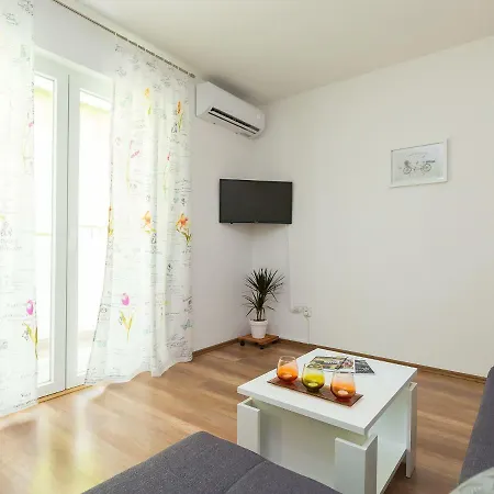 Lory's Place Apartament Pula